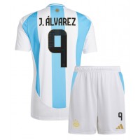 Camisa de time de futebol Argentina Julian Alvarez #9 Replicas 1º Equipamento Infantil Copa America 2024 Manga Curta (+ Calças curtas)